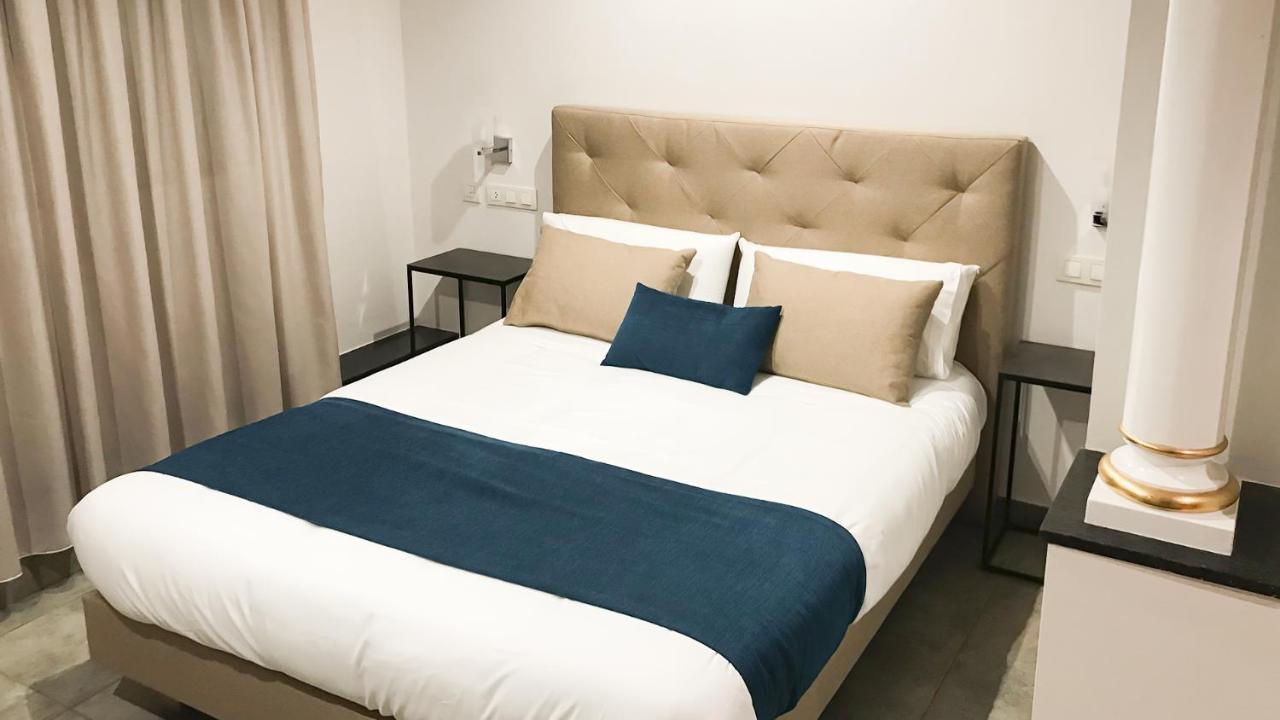 Hotel Duque De Calabria Manzanera Eksteriør bilde