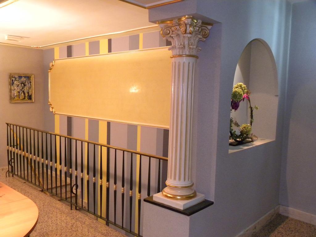 Hotel Duque De Calabria Manzanera Eksteriør bilde