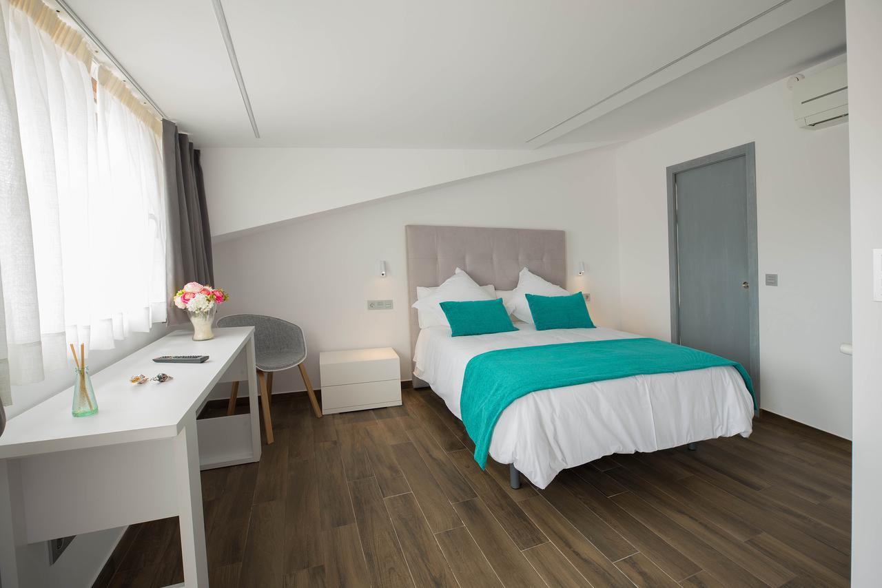 Hotel Duque De Calabria Manzanera Eksteriør bilde